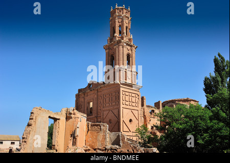 Le rovine della chiesa di San Agustín del Pueblo Viejo de Belchite. Foto Stock