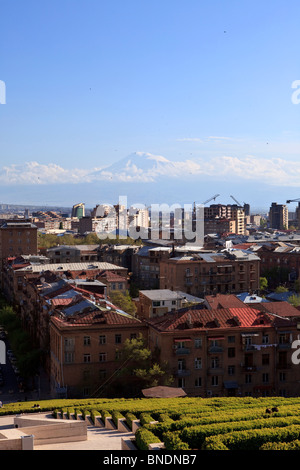 Vista dalla cascata, Yerevan, Armenia con il monte Ararat Foto Stock