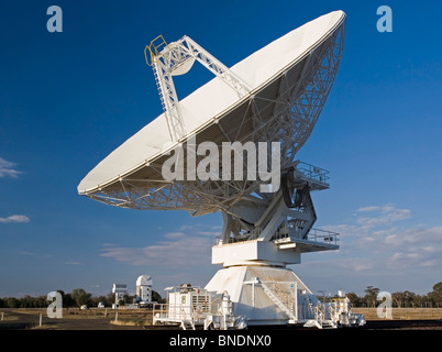 Matrice compatta telescopio utilizzato per la ricerca scientifica, Narrabri, NSW, Australia Foto Stock