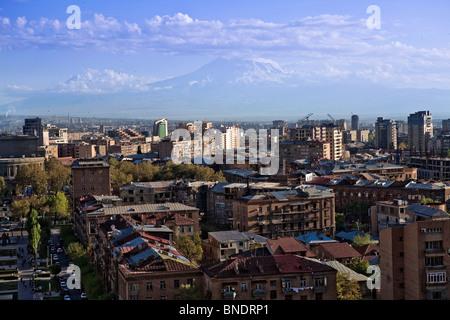 Vista dalla cascata, Yerevan, Armenia con il monte Ararat Foto Stock