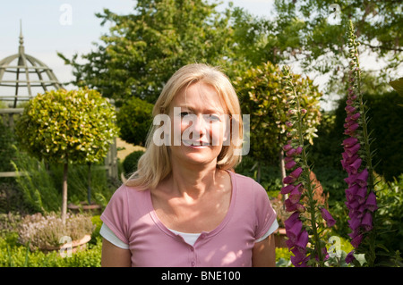 Paesaggio giardiniere, autore e la radio e la TV di personalità, Bunny Guinness Foto Stock