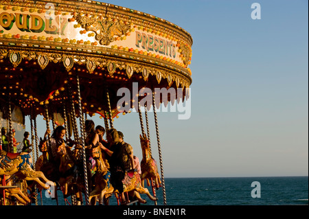 Merry-go-round sul lungomare, Brighton East Sussex, Regno Unito Foto Stock