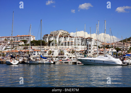 Sitges area di Marina si trova in una zona denominata Port d'Aiguadolç. Sitges, Catalogna Spagna. Foto Stock