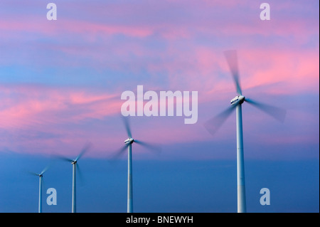 Le turbine eoliche Norfolk England Regno Unito Foto Stock