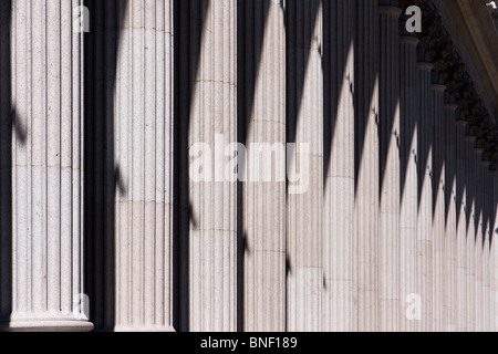 Costruzione astratta di colonna Foto Stock