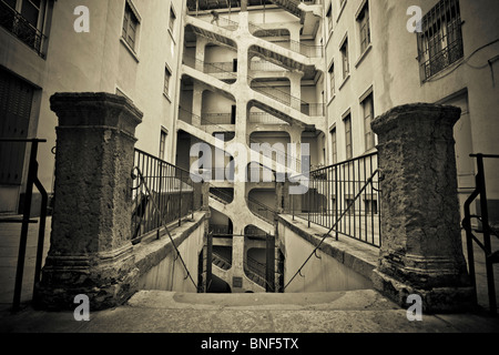 "Cour des voraces', Croix Rousse, Lione, Francia Foto Stock