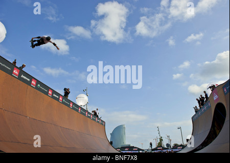 Barcellona, Spagna 18/07/2010: migliori del mondo Skater di Tony Hawk nella sua esposizione a Barcellona come parte della sua comunità lo skateboard Foto Stock