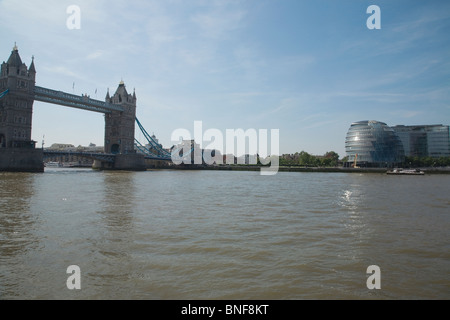 UK, Londra, il Municipio e il Tower Bridge Foto Stock