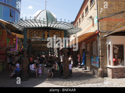 Maneggio mercati Camden Londra summer 2010 Foto Stock