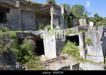 Resti di cave a St Meme les Carrières, Charente, SW FRANCIA Foto Stock