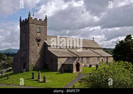 San Michele e Tutti gli Angeli chiesa costruita 1500AD Hawkshead Lake District Cumbria Inghilterra England Foto Stock