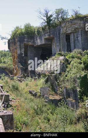 Resti di cave a St Meme les Carrières, Charente, SW FRANCIA Foto Stock