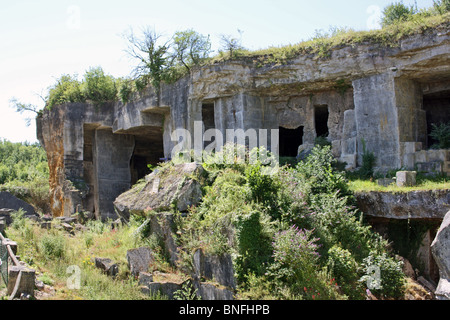 Resti di cave a St Meme les Carrières, Charente, SW FRANCIA Foto Stock