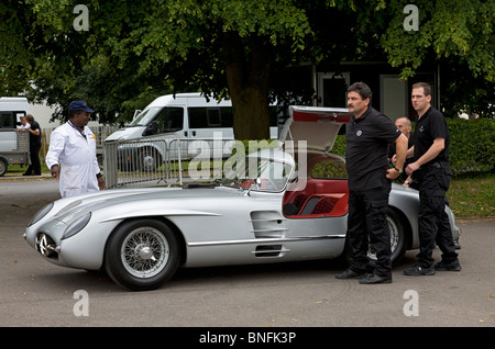 1955 Mercedes-Benz 300SLR Uhlenhaut Coupe nel paddock al 2010 Goodwood Festival of Speed, Sussex, Inghilterra, Regno Unito. Foto Stock