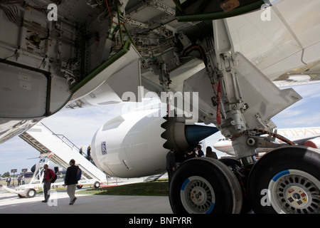 Il sottocarro del Boeing nuovo 787 Dreamliner a Airshow di Farnborough Foto Stock