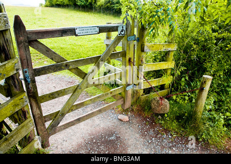 Campagna progettata di porta di accesso per disabili nel distretto del Lago, Parco Nazionale, Cumbria Regno Unito. Foto Stock