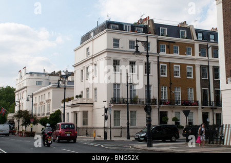 Corner case, Belgrave Place, London, SW1, Regno Unito Foto Stock