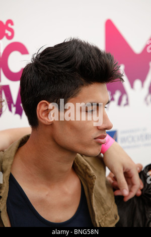 Siva Kaneswaran del voluto alla Midlands Music Festival Tamworth 2010. In posa nella pressa tenda Foto Stock