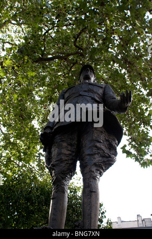 Statua di Charles de Gaulle in Carlton Gardens, London, Regno Unito Foto Stock