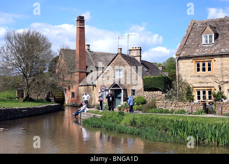 Lower Slaughter mulino ad acqua dal fiume occhio, Lower Slaughter, Gloucestershire Foto Stock