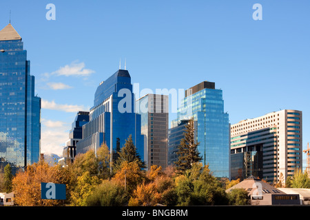 Skyline di Santiago de Cile il nuovo e moderno centro business Foto Stock