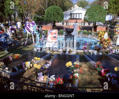 Giardino per la meditazione, Casa di Graceland, Elvis Presley Boulevard, Whitehaven, Memphis, Tennessee, Stati Uniti d'America Foto Stock