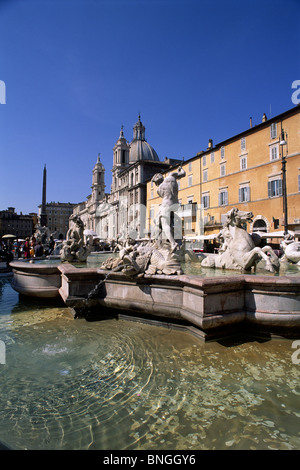 Italia, Roma, Piazza Navona, Fontana di Nettuno Foto Stock