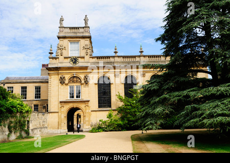 Parte anteriore del quadrangolo e Cappella presso il Trinity College di Oxford, England, Regno Unito Foto Stock