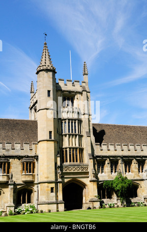 Fondatore della torre e il chiostro presso il Magdalen College di Oxford, England, Regno Unito Foto Stock