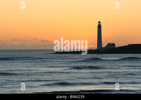 Scurdie Ness faro di sunrise, Ferryden, Montrose, Angus, Scozia Foto Stock