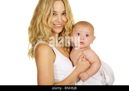 Momma mentre tiene il suo bambino
