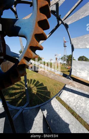 USA Texas Tallero Agriturismo Mulino a vento ruota turbina eolica dettaglio ruota dentata Foto Stock