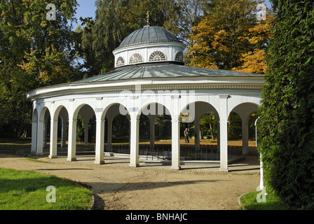 Louisen ben health resort Frantiskovy Lazne Franzensbad west Bohemia Repubblica Ceca Repubblica Ceca Europa vecchio edificio di architettura Foto Stock