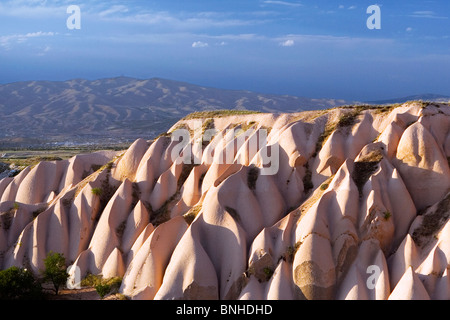 La Turchia Giugno 2008 Cappadocia parco nazionale di Göreme UNESCO World Heritage Site Regione erosione paesaggio paesaggio di tufo vulcanico di roccia Foto Stock