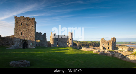 Llansteffan Castle e Tywi estuario Carmarthenshire Galles occidentale Foto Stock
