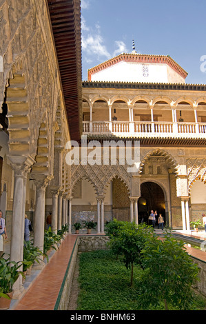 Patio de las Doncellas (Patio dei Maiden) nella Royal palazzo di Alcazar, Siviglia, Spagna Foto Stock