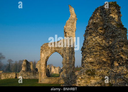 In Europa il REGNO UNITO Inghilterra Norfolk Thetford Town priorato cluniacense provinciale città mercato di primavera Boudicca diurno monastero rovina religiosa Foto Stock