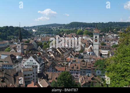 In Svizzera la città di Sciaffusa città vecchia vista dalla fortezza Munot fortificazione immobili Case sul fiume Reno medievale del punto di riferimento Foto Stock