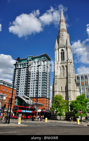 La prospettiva la costruzione e la Chiesa di Cristo, Lambeth, il London Borough di Lambeth, Greater London, England, Regno Unito Foto Stock