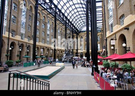 Il fieno la Galleria, la South Bank, London Borough di Southwark, Greater London, England, Regno Unito Foto Stock