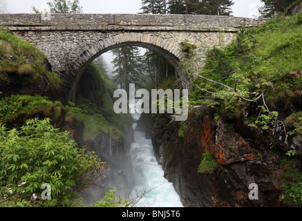 Le Pont d'Espagne (spagnolo) ponte vicino a Cauterets nei Pirenei francesi Francia Foto Stock