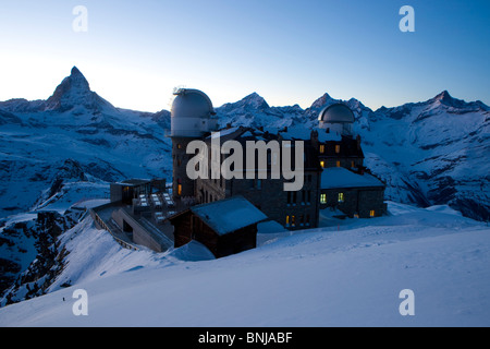 Gornergrat Svizzera Canton Vallese stazione montana hotel casa osservatorio case di montagna sulle alpi montagne paesaggio alpino Foto Stock