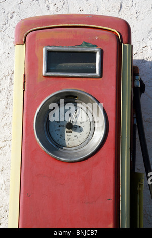 Vecchia pompa della benzina Foto Stock