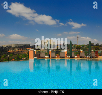 Piscina The Westcliff Hotel Gauteng Johannesburg Sudafrica hotel resort all'aperto all'aperto Piscina con acqua i viaggi di vacanza Foto Stock