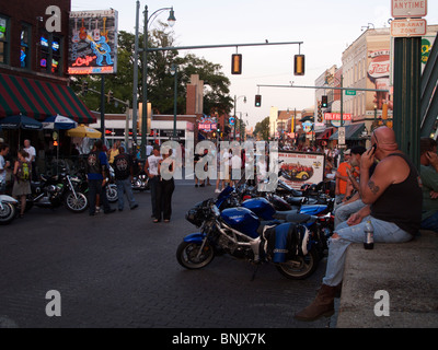 Bike notte su Beale Street. Memphis, Tennessee Foto Stock