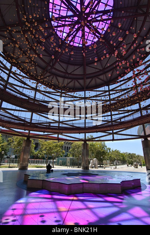 Entrata anteriore Plaza del California Science Center di Los Angeles. Foto Stock