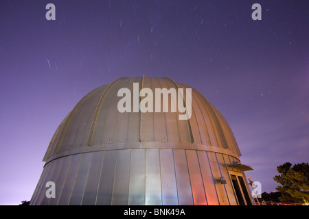 Telescopio e cupole al Chabot Osservatorio e Science Center di Oakland, CA. Foto Stock