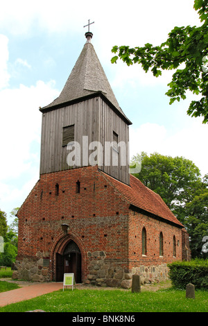 Germania, Meclemburgo-Pomerania, Mar Baltico, Isola di Ruegen, tardo gotica chiesa bakestone in Gross-Zicker Foto Stock