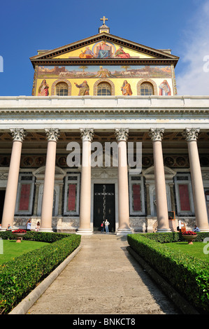 Architettura dell'UNESCO atrio della basilica blue sky cristianità cattolica chiesa giorno giorno europa della facciata esterna anteriore faade italia Foto Stock