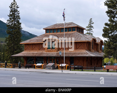 I Parchi di Banff Museum National Historic Site costruito nel 1903. Il centro di Banff Alberta Canada Foto Stock